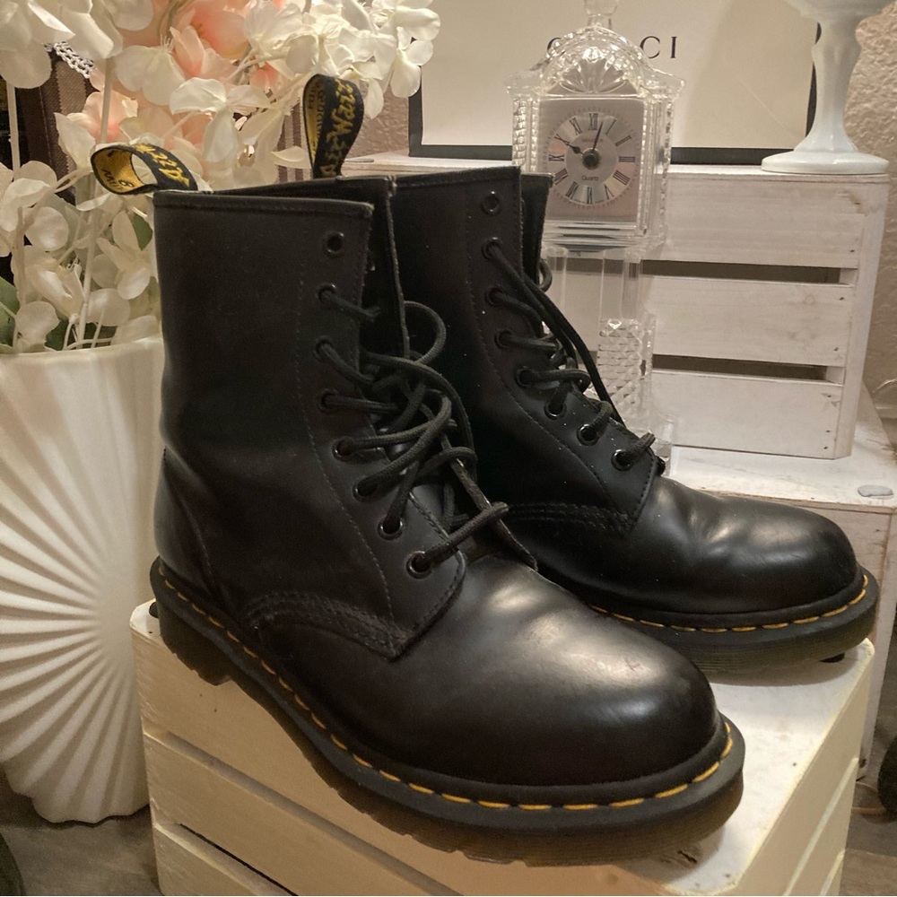 1460 dr martens leather boots 8 hole